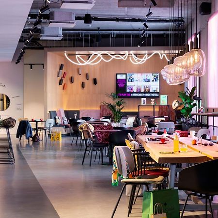 Moxy Outletcity Metzingen Метцинген Екстер'єр фото