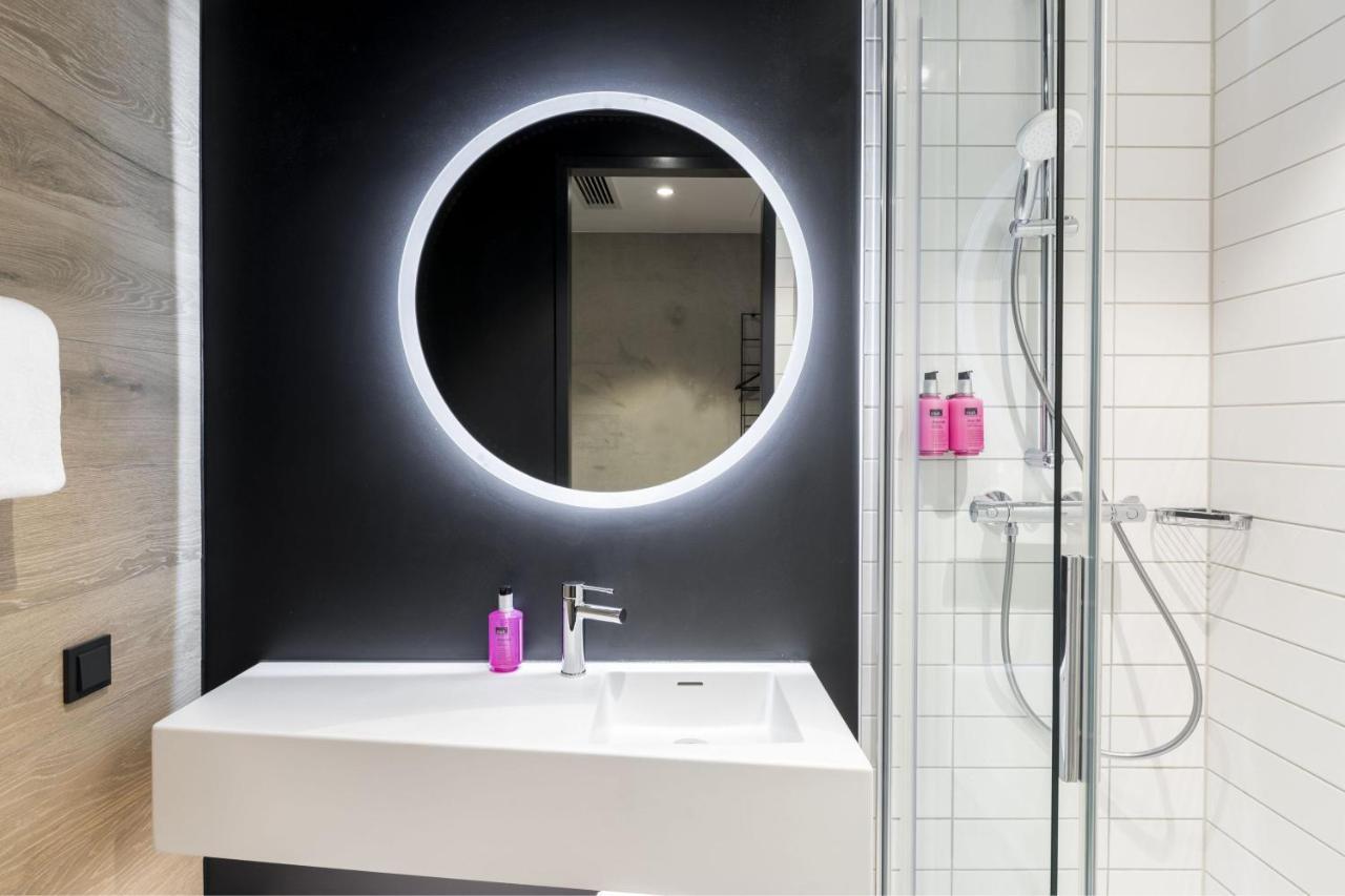 Moxy Outletcity Metzingen Метцинген Екстер'єр фото