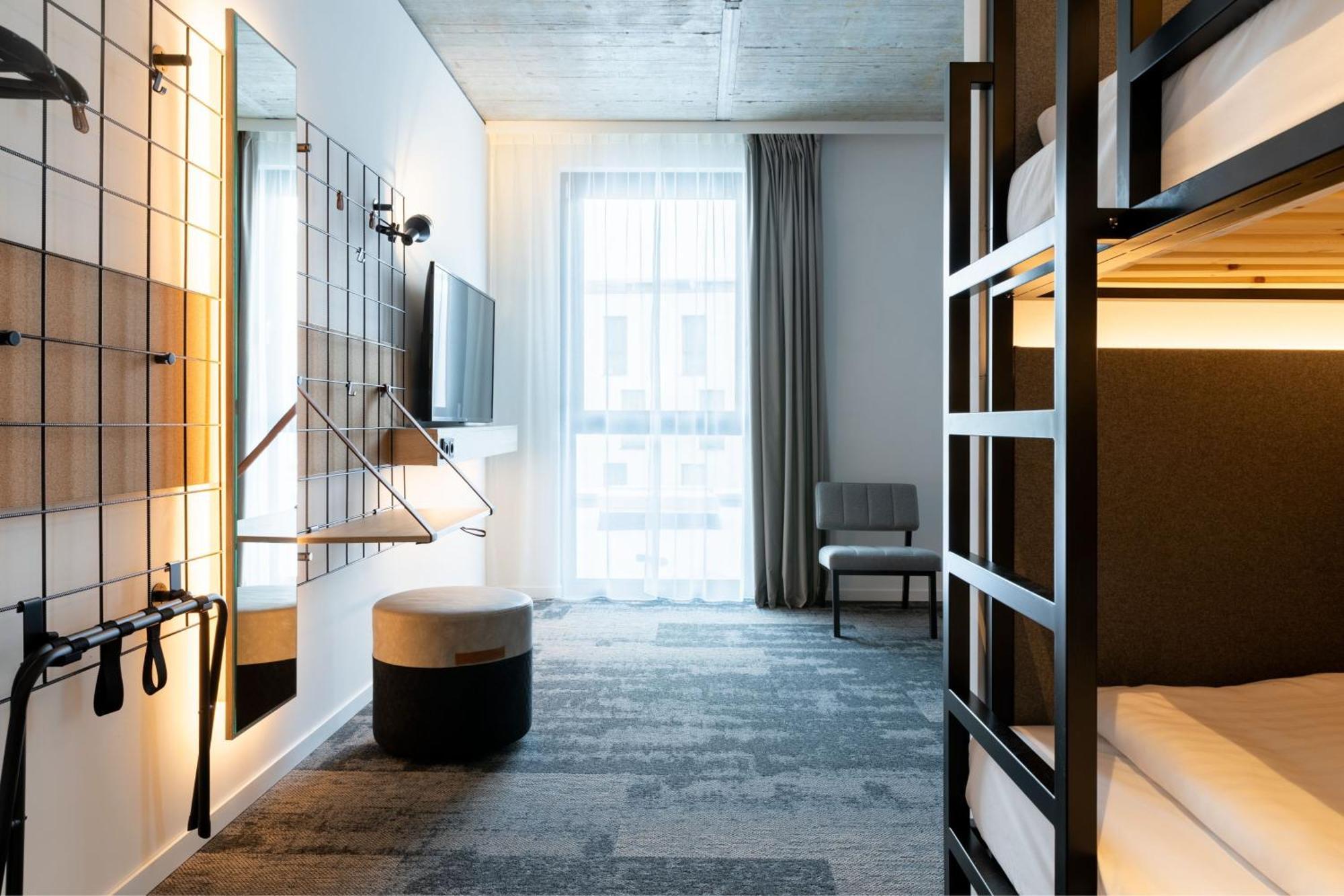 Moxy Outletcity Metzingen Метцинген Екстер'єр фото
