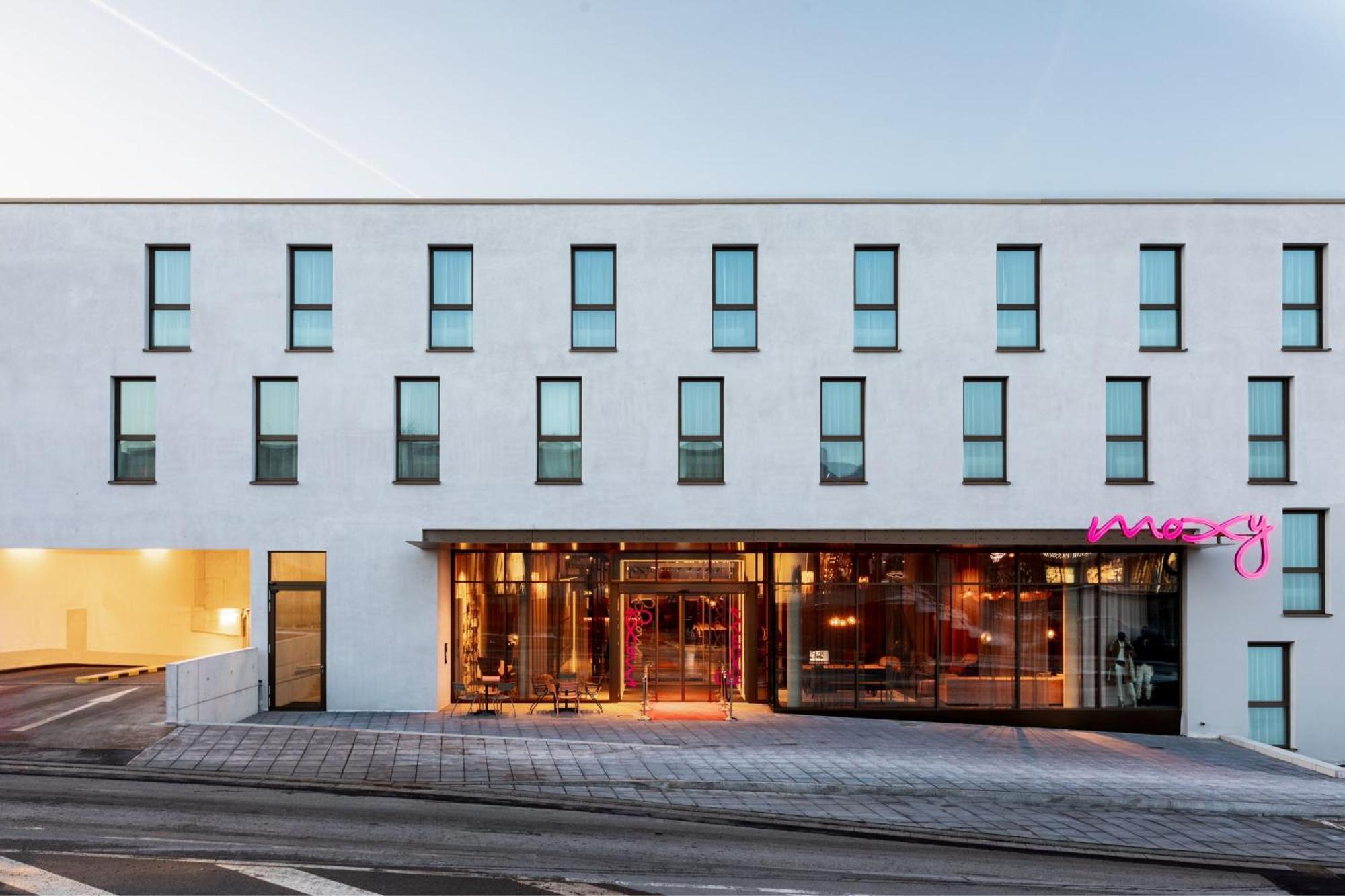 Moxy Outletcity Metzingen Метцинген Екстер'єр фото