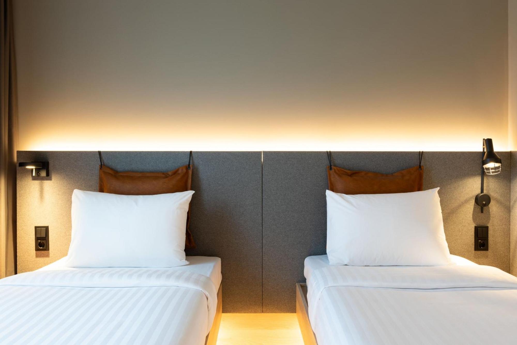 Moxy Outletcity Metzingen Метцинген Екстер'єр фото