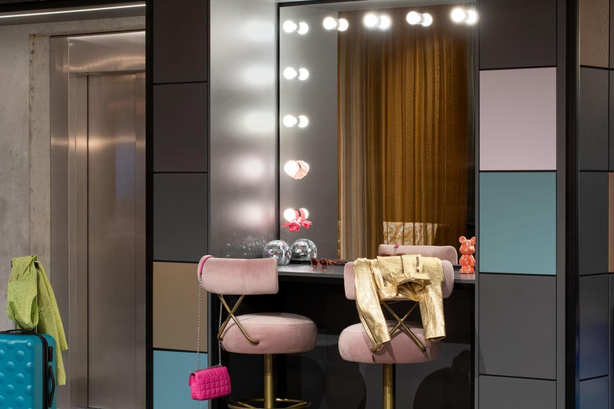Moxy Outletcity Metzingen Метцинген Екстер'єр фото