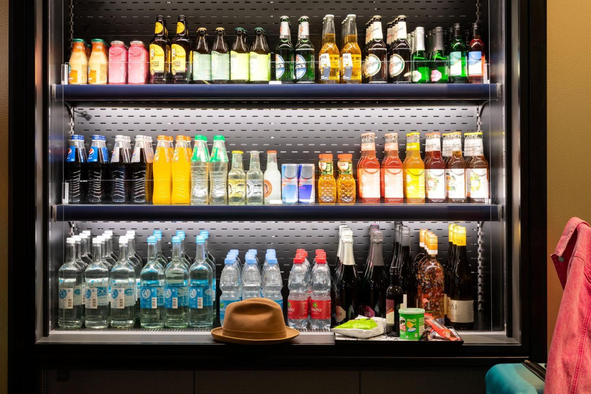 Moxy Outletcity Metzingen Метцинген Екстер'єр фото