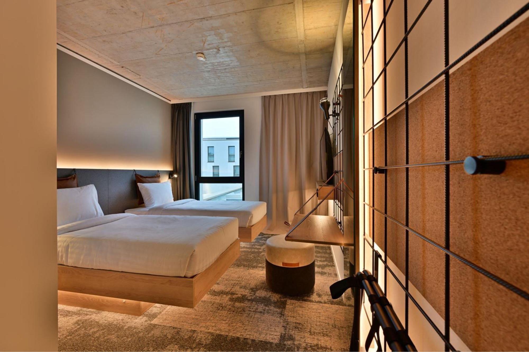 Moxy Outletcity Metzingen Метцинген Екстер'єр фото