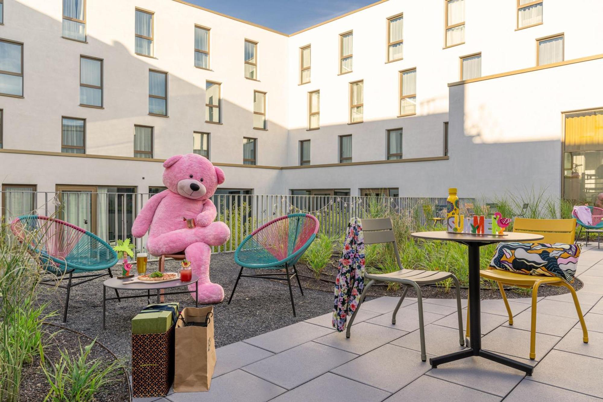 Moxy Outletcity Metzingen Метцинген Екстер'єр фото