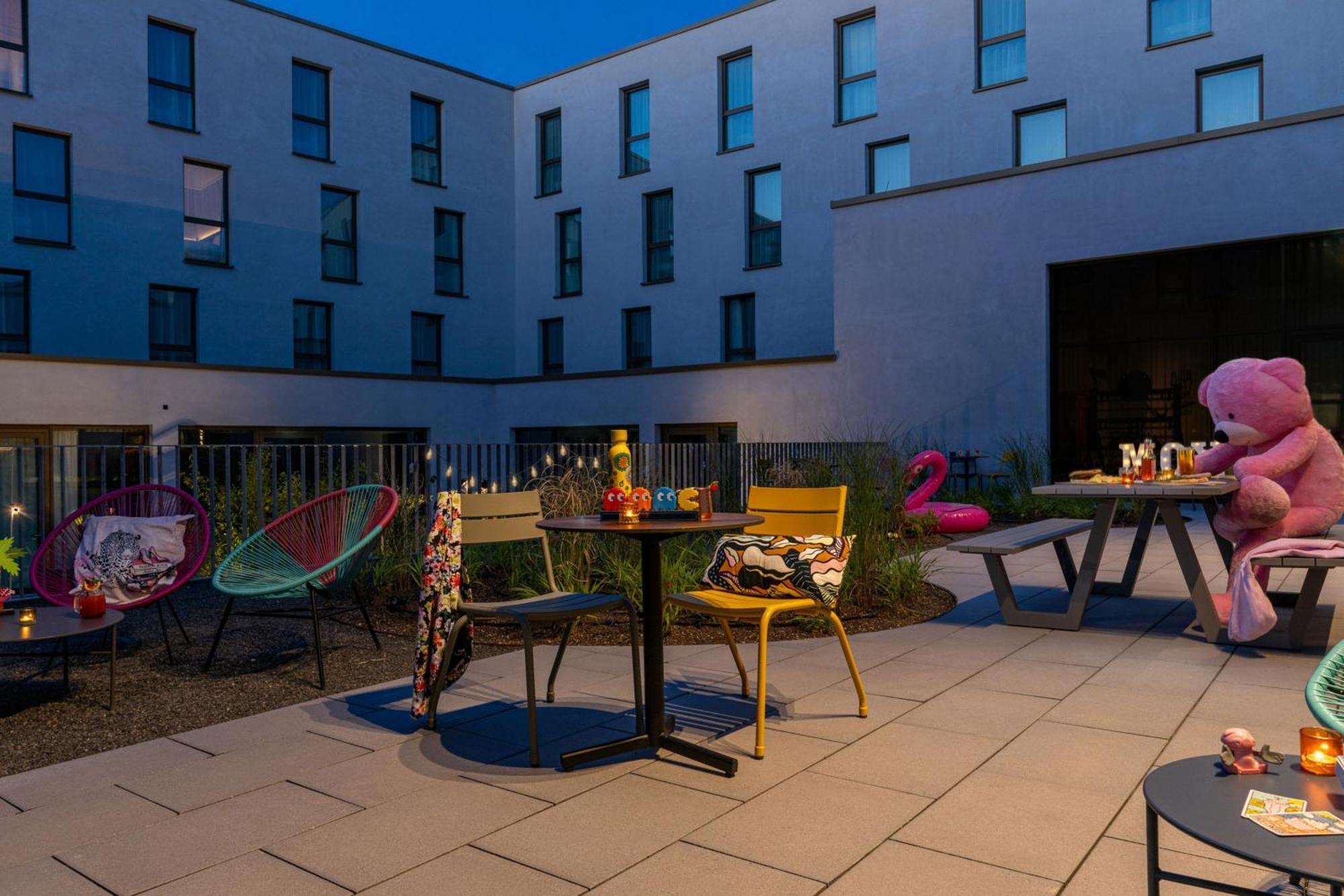 Moxy Outletcity Metzingen Метцинген Екстер'єр фото